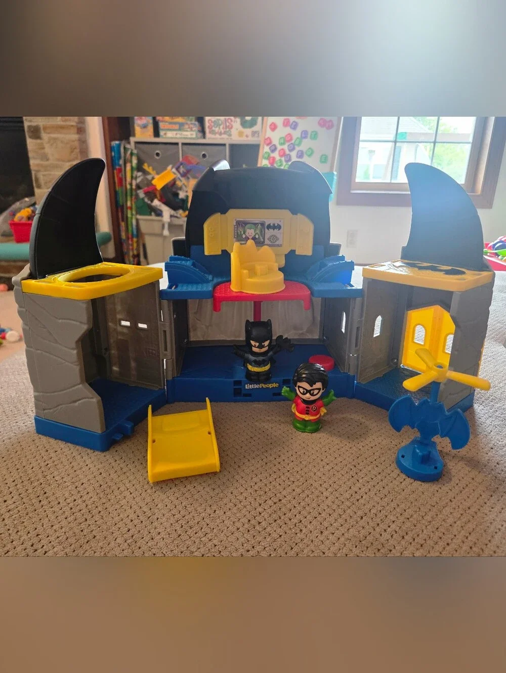 2019 Fisher-Price Little People DC Super Friends Batcave Playset Batman Robin